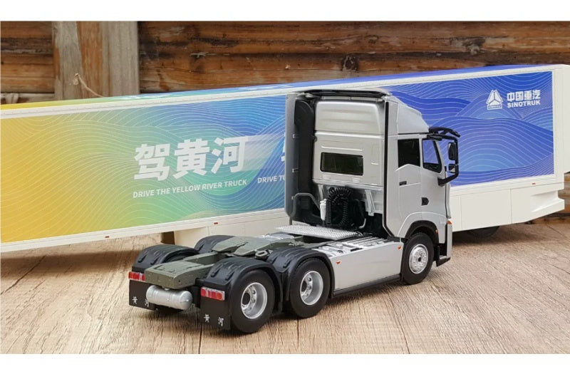 Sinotruk New Yellow River Container Truck silver 1:36 Truck Pre-built Airliner Model Display view3