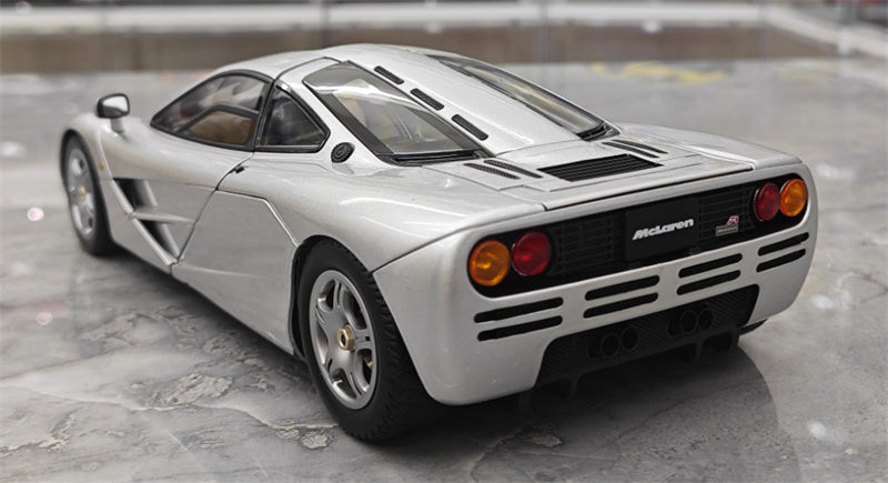 LCD-MODELS McLaren Racing XP5 Silver 1:18 car Pre-a Model