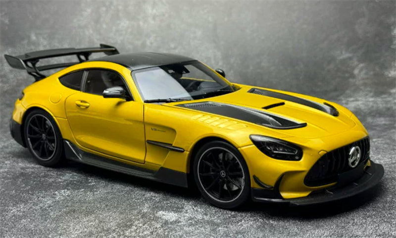 1:18 Mercedes-Benz AMG GT BLACK SERIES  yellow MINICHAMPS  DIECAST Model