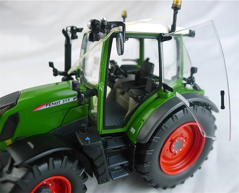 USK Fendt 313 Vario tractor Green 1:32 Truck Pre-built Model