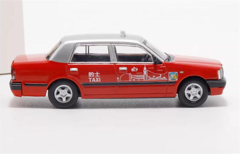 LMLF MODEL Toyota Crown Comfort Hong Kong Kowloon Taxi Red 1:64 Car Pre-built Model view3
