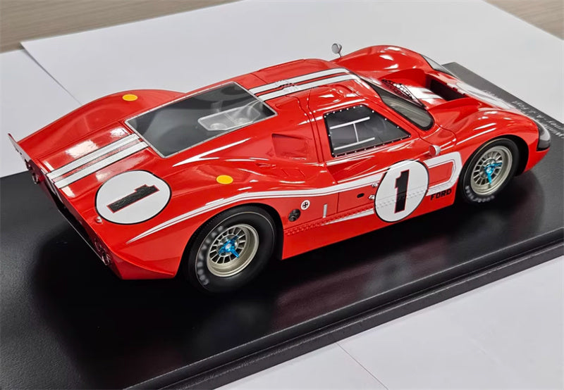 1:18 Ford GT MK4 MK IV 1967 Spark Resin Car Model view4
