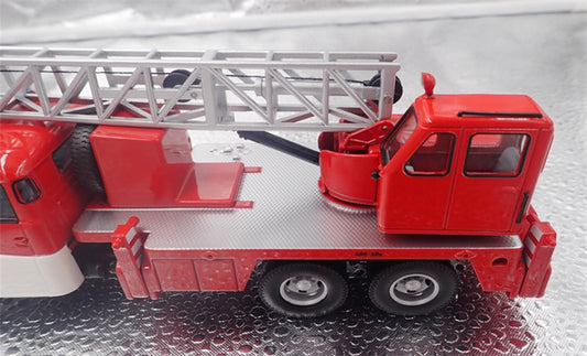 Schuco Tatra T148 Kranwagen Crane Truck Feuerwehr red Limited Edition 750PCS ONLY 1:43 Truck Pre-built Model view2
