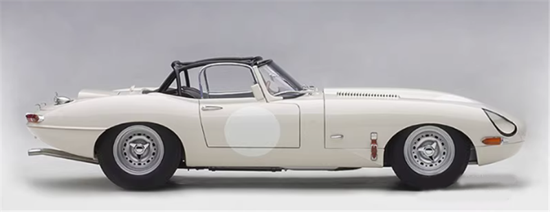 AUTOART JAGUAR LIGHTWEIGHT E-TYPE white 1/18car Pre-a Model