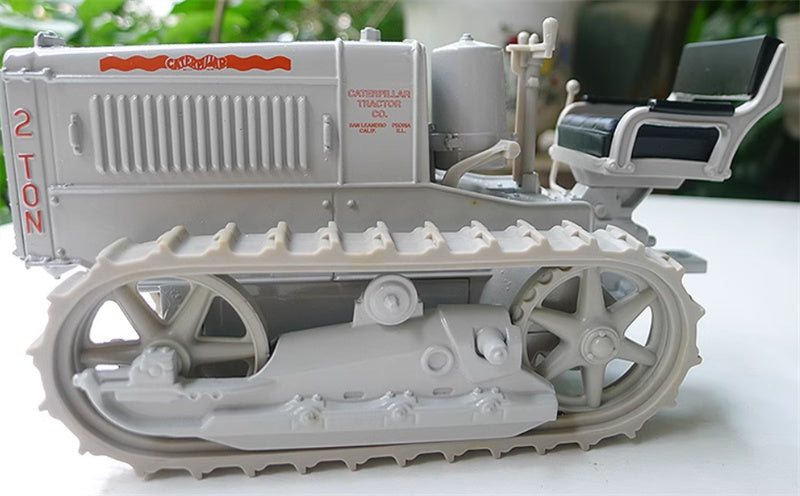Norscot cat 2-TON tracked classical agricultural tractor Light gray 1:16 Truck Pre-built Model