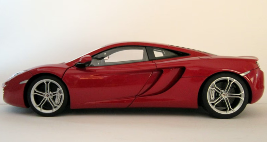 AUTOART McLaren MP4-12C Red 1:18 Car Pre-built Model view2