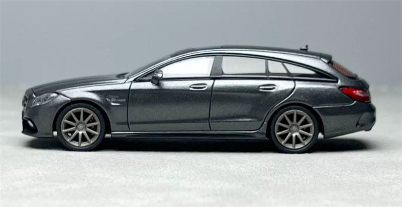 1:64 Mercedes-Benz AMG CLS 63 metallic green KING MODEL Shooting Brake Limited Edition 999PCS ONLY DIECAST Civil Car Model