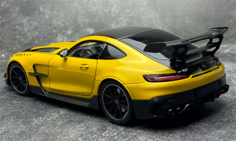 1:18 Mercedes-Benz AMG GT BLACK SERIES  yellow MINICHAMPS  DIECAST Model