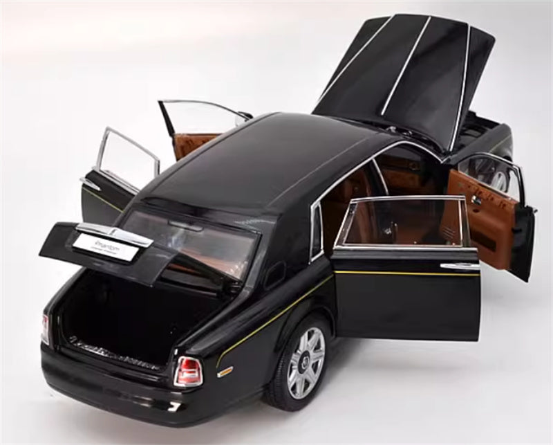KYOSHO Rolls Royce Phantom Extended Edition Black Gold waistline Gold emblem Brown interior 1:18 Car Pre-built Model view4