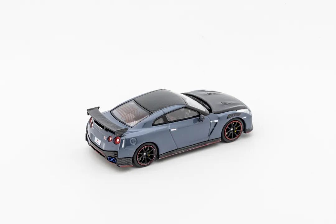 MOTORHELIX 1:64 Nissan GT-R R35 Nismo 2022 Car diecast Model