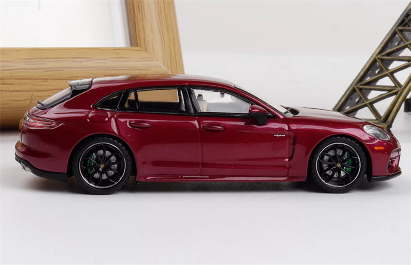 Liberty 64 Porsche Panamera Turbo S amethyst w/ Figure and wheels 1:64 Car Pre-built Airliner Model Display view3