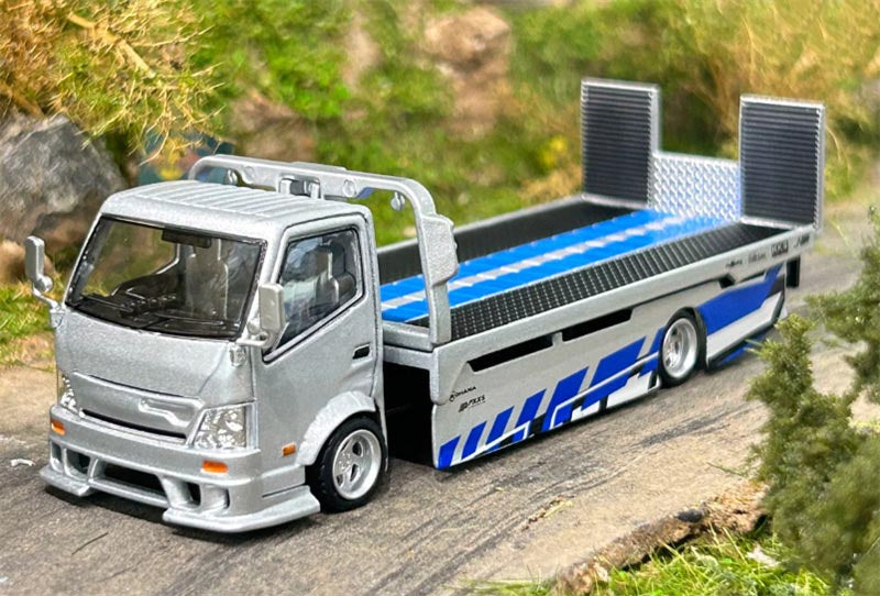 1:64 Hino H300 Silver Blue SUPCAR DIECAST Model
