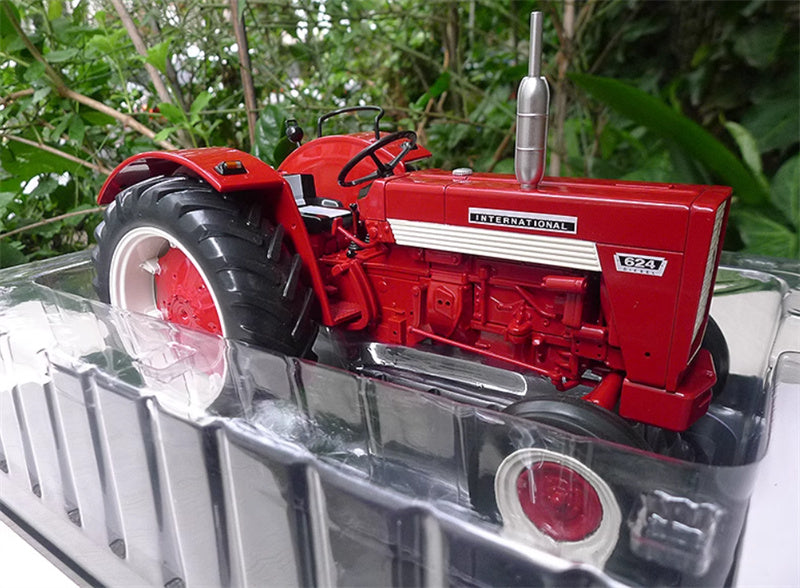 REPLICAGRI Case IH 624 International Agricultural Tractor Red 1:16 Truck Pre-built Model