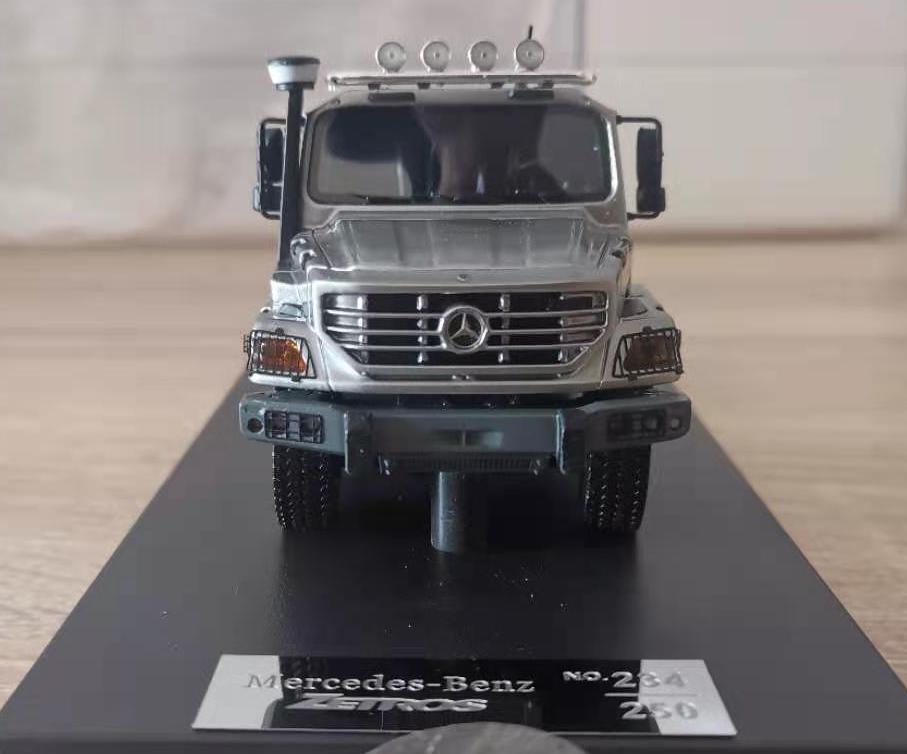 IMC Mercedes Zetros Dual Cap 6x6 truck 1/50  Truck Pre-built Model