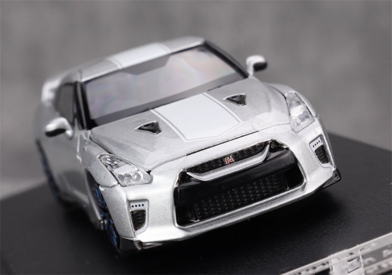 MOTORHELIX Nissan GT-R R35 50th Anniversary Edition Silver Limited Edition 999PCS ONLY 1:64 Car Pre-built Model view5