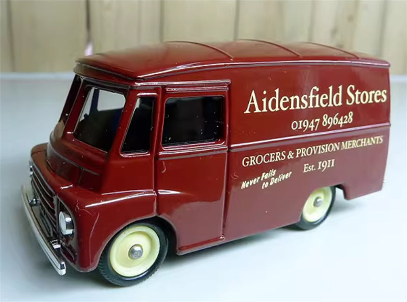 CORGI Aidensfield Stores Limited Edition Morris LD Van wine red 1:76 Truck Pre-built Model
