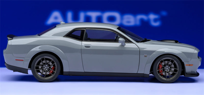AUTOART Dodge Challenger R/T Scat Pack Widebody 2022 gray 1:18 Car Pre-built Model view6