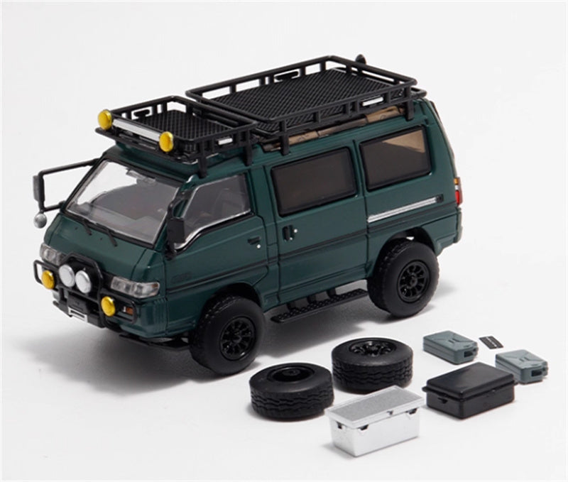 Autobots Models Mitsubishi Delica 3rd Generation Wagon 4X4 Off Road Modified Edition Green w/ accessories 1:64 Car Pre-built Model view3