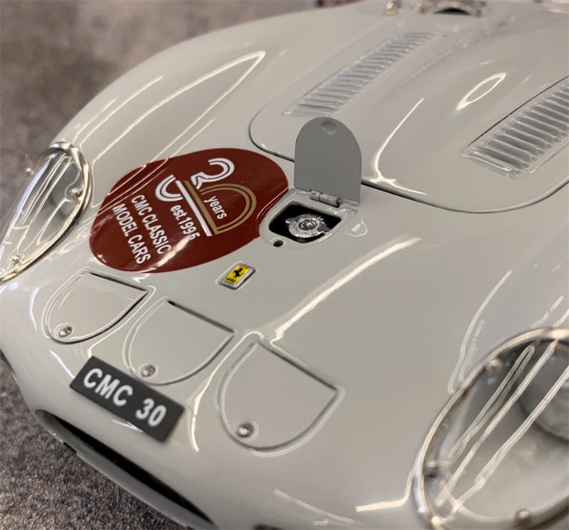 CMC Ferrari 250 GTO 30th Anniversary Edition white Limited Edition 1500PCS ONLY 1:18 Car Pre-built Model view3
