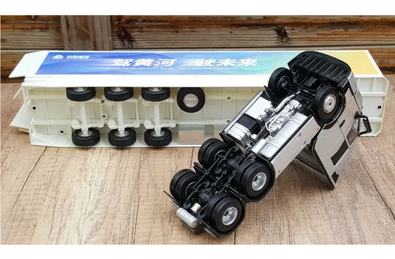 Sinotruk New Yellow River Container Truck silver 1:36 Truck Pre-built Airliner Model Display view8