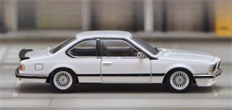 SW BMW E24 635 CSI wide body modified white Limited Edition 999PCS ONLY 1:64 car Pre-built Model view4