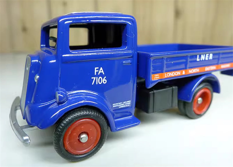 CORGI 7V Truck LNER dark blue 1:76 Truck Pre-built Model
