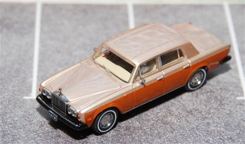 GFCC 1979 Rolls Royce Silver Shadow II Luxury Classic Car Gold Limited Edition 499PCS ONLY 1:64 car Pre-built Model view5