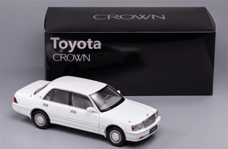 KengFai Toyota Crown 155 white 1:18 Car Pre-built Model view11