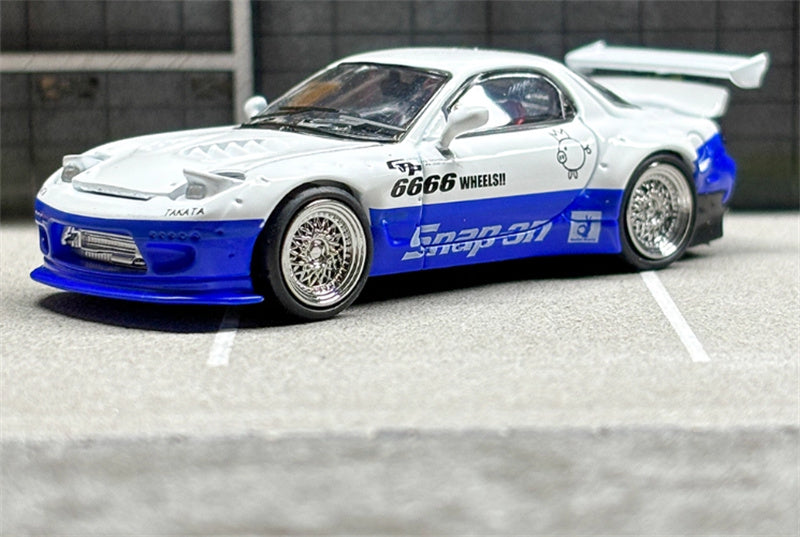 Master Mazda RX-7 FC3S Rocket Runny Pandem White Blue Double Match Limited Edition 1:64 Car Pre-built Airliner Model Display view10