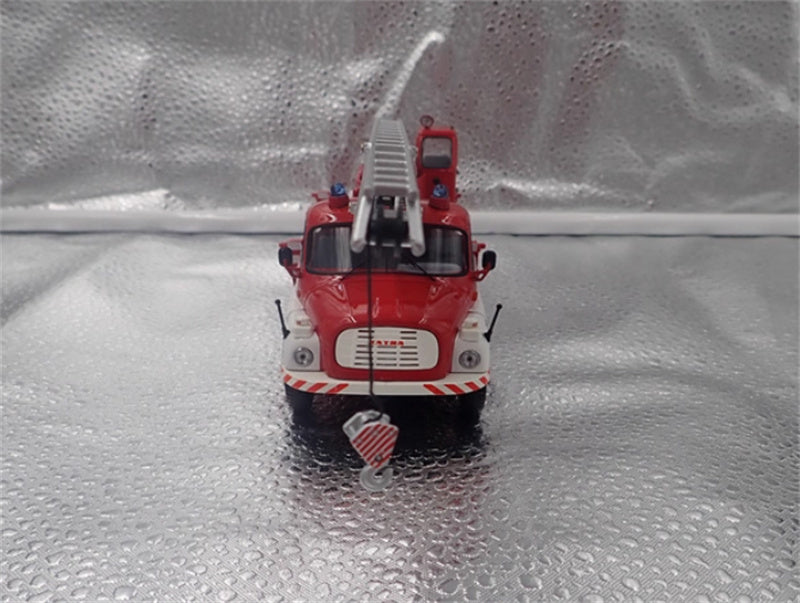 Schuco Tatra T148 Kranwagen Crane Truck Feuerwehr red Limited Edition 750PCS ONLY 1:43 Truck Pre-built Model view12