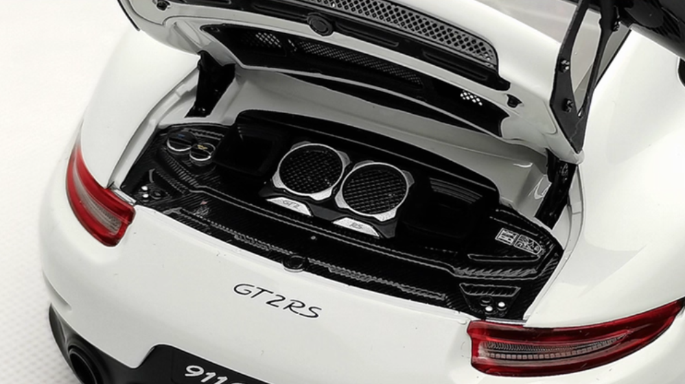AUTOART Porsche 911 991 GT2 RS 991.2 White 1:18 Car Pre-built Model view4
