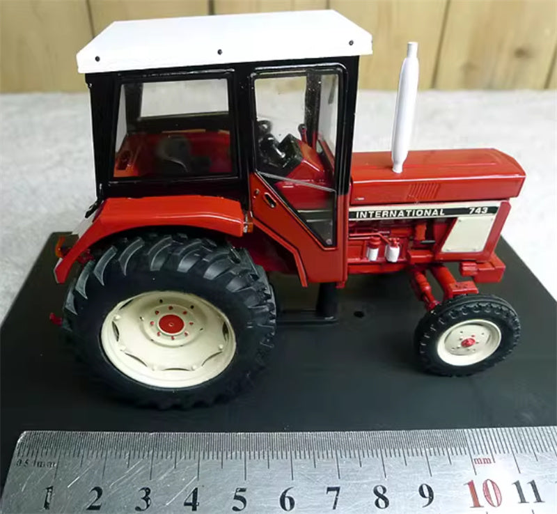 REPLICAGRI CASE IH International 743 2x4 Agricultural Tractor Red 1:32 Truck Pre-built Model