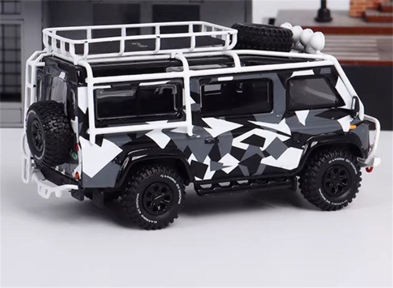 Master Land Rover Defender Van Black white camouflage coating with accessories 1:64 Car Pre-built Airliner Model Display view5