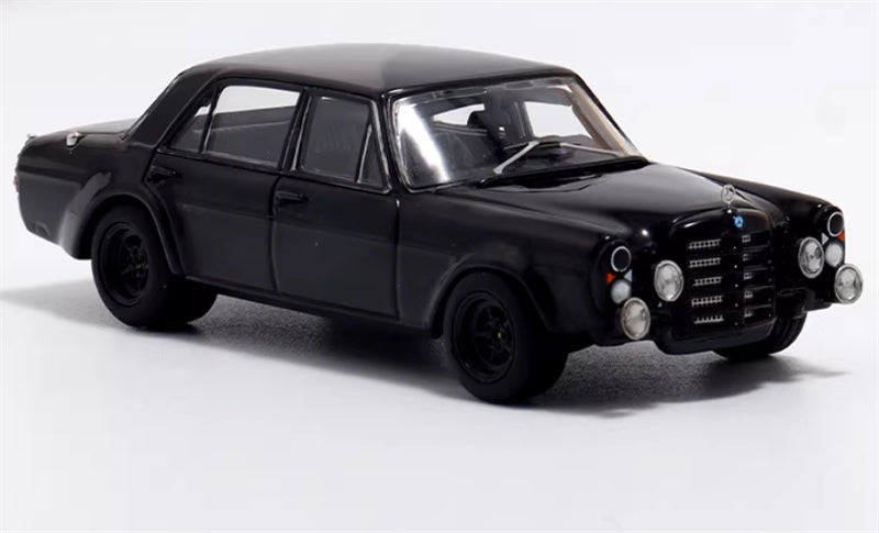 Liberty 64 Mercedes Benz 300SEL AMG W109 black 1:64 Car Pre-built Airliner Model Display view3