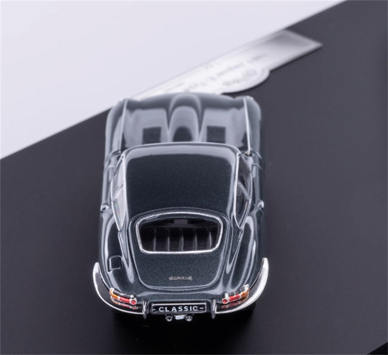 GFCC 1961 HEC Jaguar E-Type Roadster Convertible Green & Gray Dual car set Limited Edition 499PCS ONLY LHD 1:64 car Pre-built Model view8
