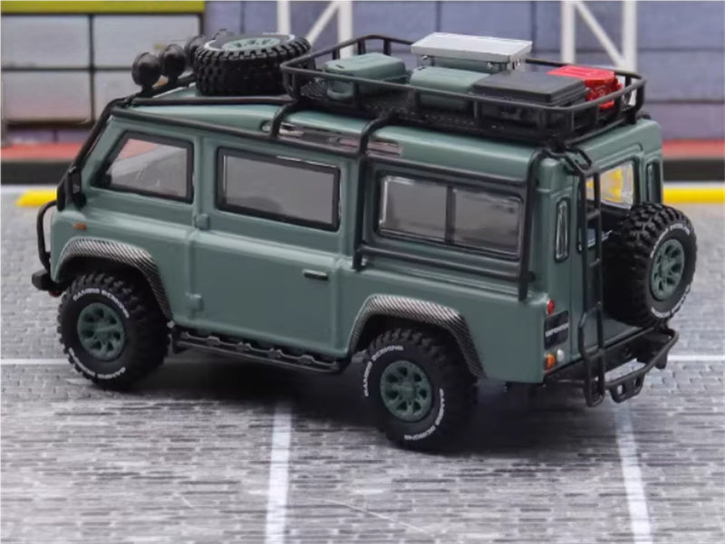 Master Land Rover Defender Van Green with accessories 1:64 Car Pre-built Airliner Model Display view4