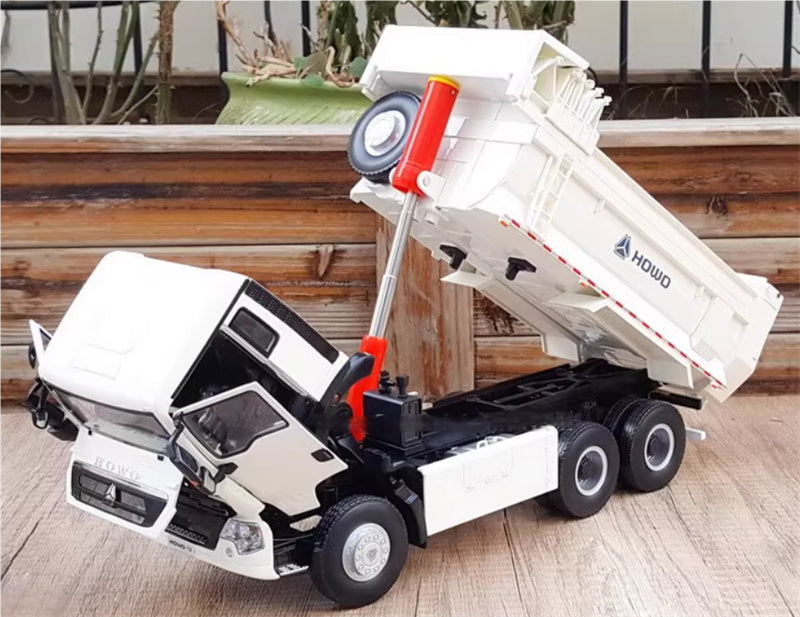 Sinotruk HOWO TX Dump Truck white 1:24 Truck Pre-built Model