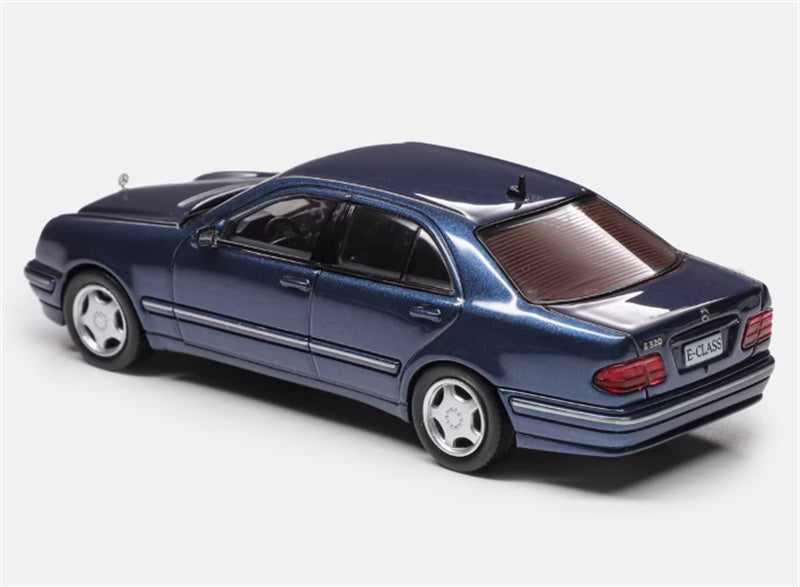 Max well Mercedes Benz E320 W210 6th Generation E-Class Metallic Blue 1:64 Car Pre-built Airliner Model Display view2