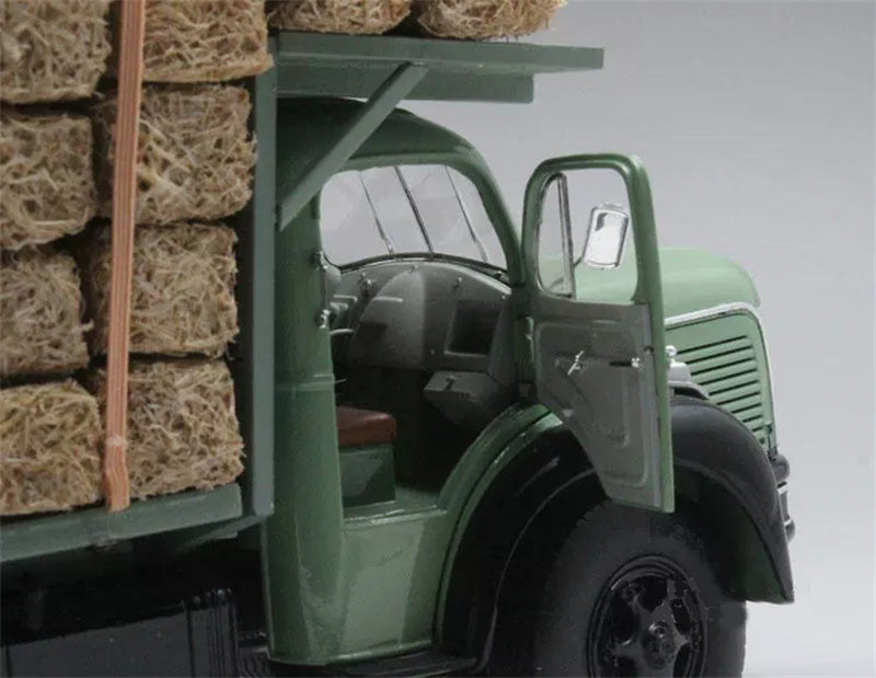 MQM BERLIET GLR 8R 1957 Grass Transport 1/24 DIECAST car