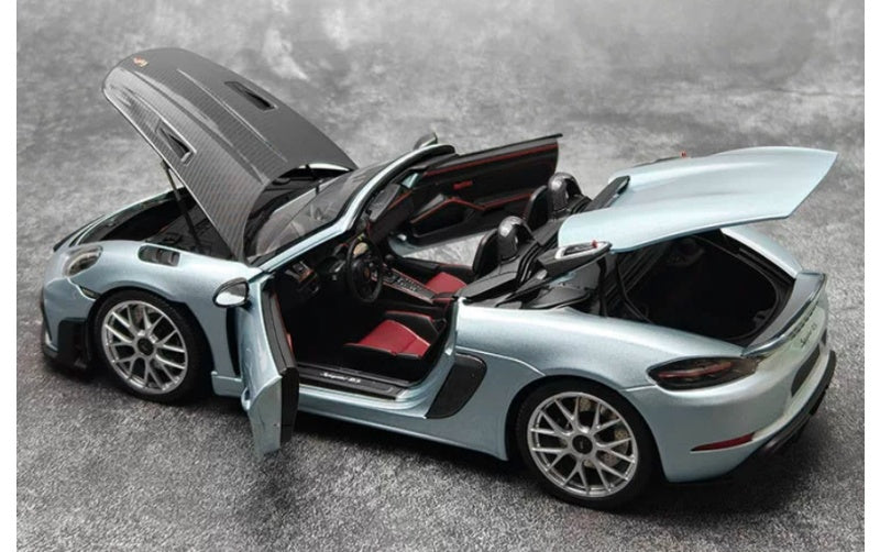1:18 Porsche 718 Spyder RS Glacier Silver MINICHAMPS Limited 300 pcs DIECAST Car Model