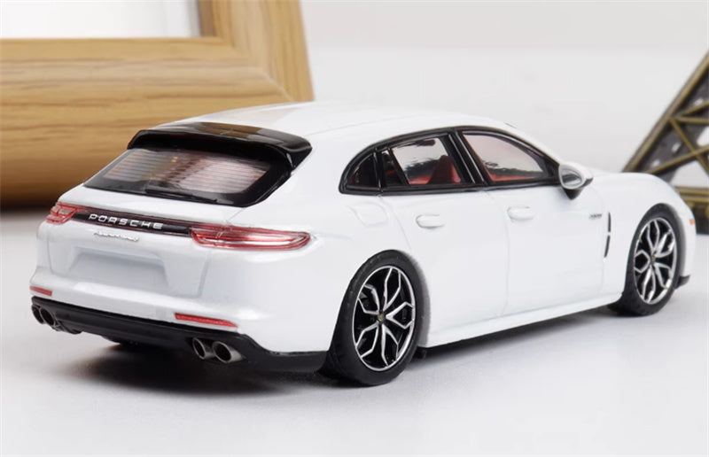Liberty 64 Porsche Panamera Turbo S pearl white w/ Figure and wheels 1:64 Car Pre-built Airliner Model Display view3