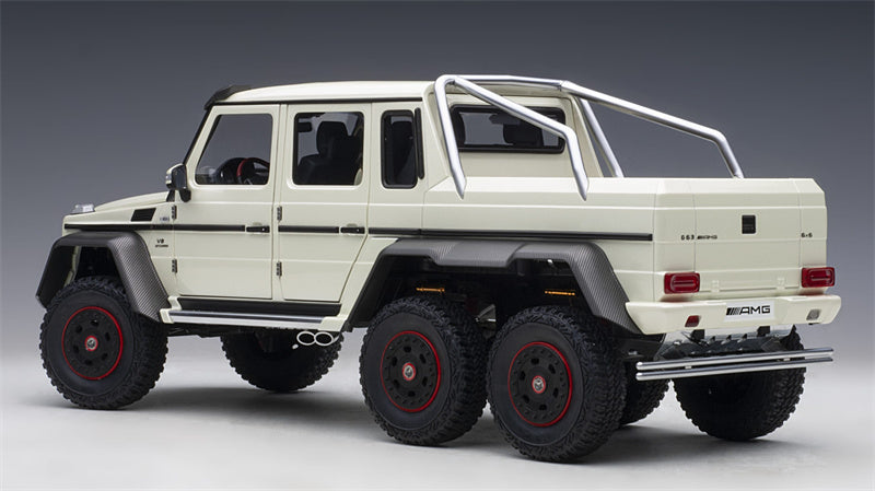 AUTOART MERCEDES BENZ G-CLASS G63 AMG 6X6 2013 Pearl White 1/18 car Pre-a Model