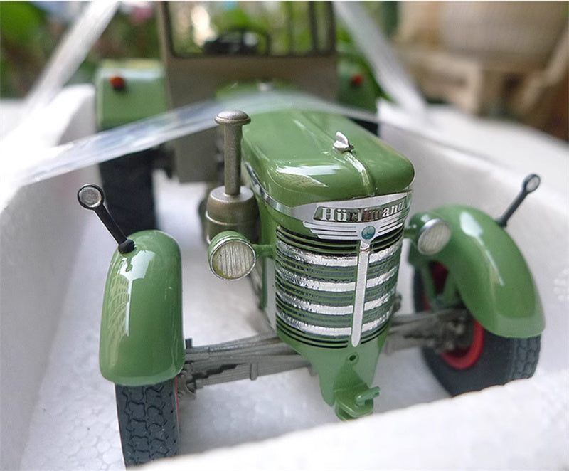 SCHUCO Hurlimann D 200 S Agricultural tractor army green 1:32 Truck Pre-built Model