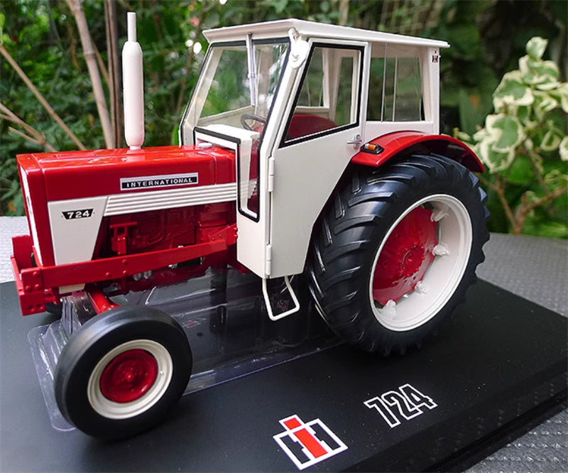 REPLICAGRI Case IH 724 International Agricultural Tractor 1:16 Truck Pre-built Model