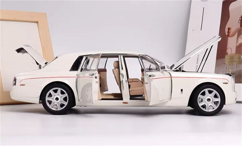 1:18 Rolls-Royce Phantom Extended VII  White Red Line KYOSHO  DIECAST Model