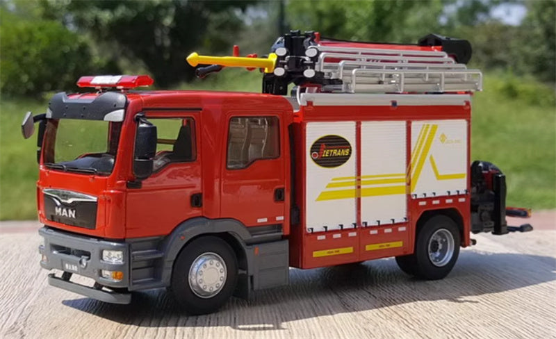JIEDA Man Urban Main Battle Fire Truck Red 1:43 Truck Pre-built Model