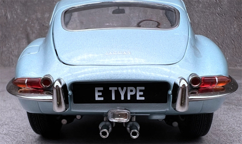 Kyosho Jaguar E-type Coupe silver blue Blue interior 1:18 Car Pre-built Model view8