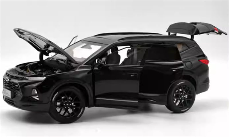 SAIC Chevrolet Blazer RS SUV black 1:18 Car Pre-built Model view2