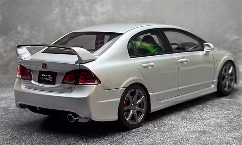 1:18 Honda Civic Type R FD2 Late Version MotorHelix Limited Edition 599PCS ONLY Silver Diecast Model view3