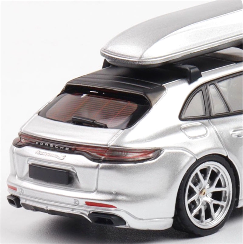 Rhino Model Porsche Panamera Hunting Edition Limited Edition 699PCS ONLY Silver - Comes with luggage 1:64 Car Pre-built Model view7